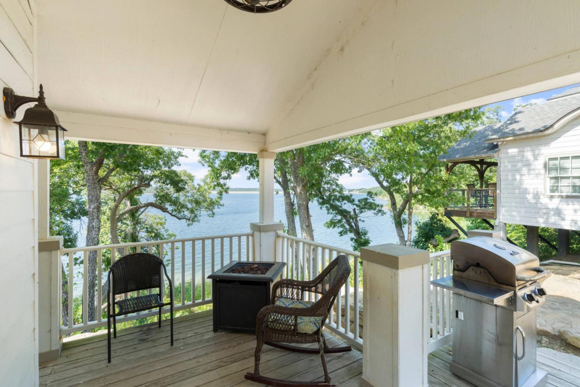 Crosstimbers Marina And Cottages Sperry Exterior photo
